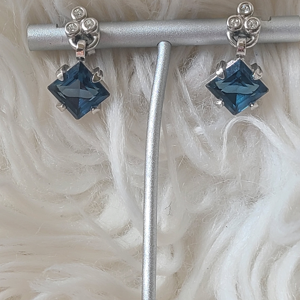Christian Dior Blue Crystal Drop Post Earrings- Excellent Vintage Condition - Picture 9 of 9